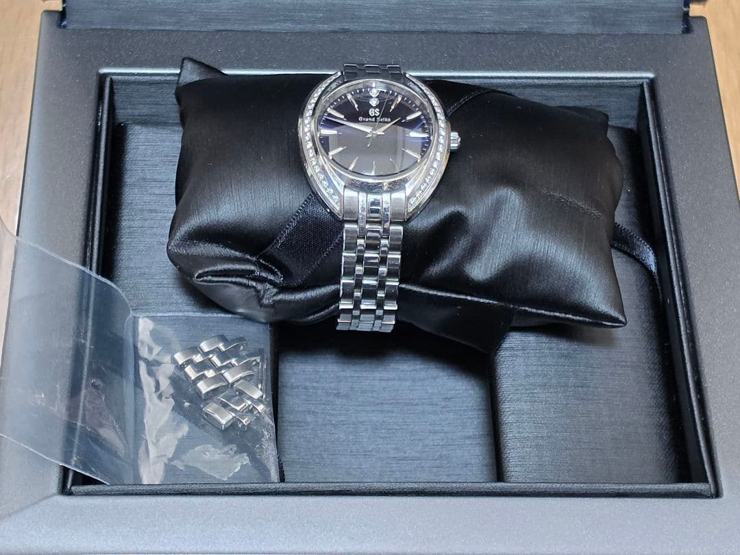 Grand Seiko Quartz Watches )Stgf345