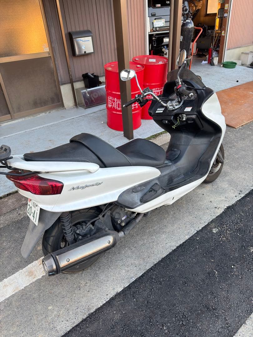 Majesty Motorcycle Body Yamaha 250