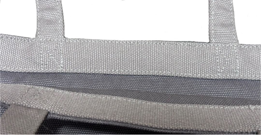 Fondation Louis Vuitton Tote Bags