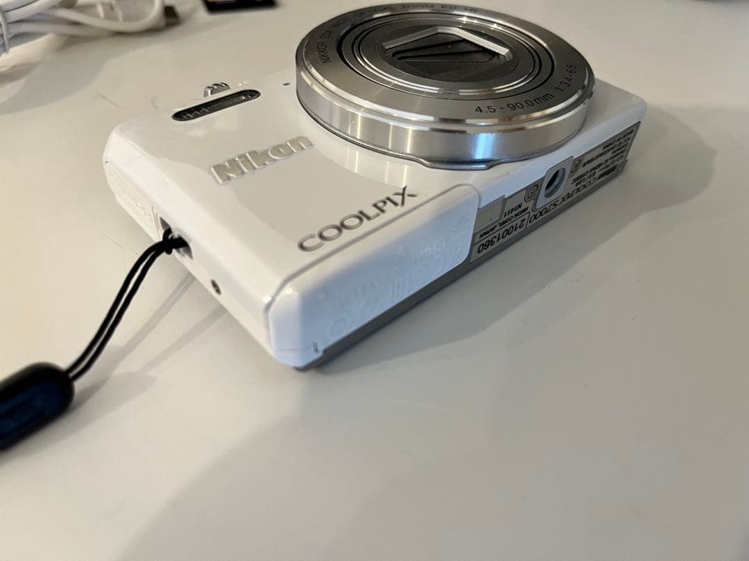 Nikon Compact Digital Camera Coolpix S7000 Sd 8Gb