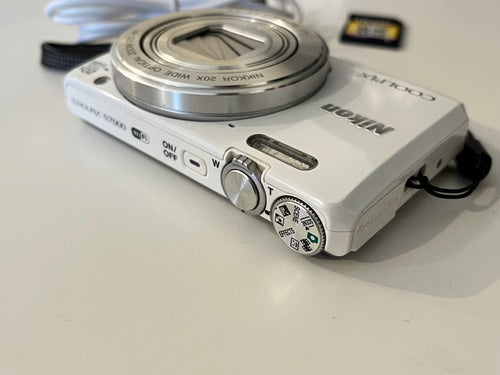 Nikon Compact Digital Camera Coolpix S7000 Sd 8Gb