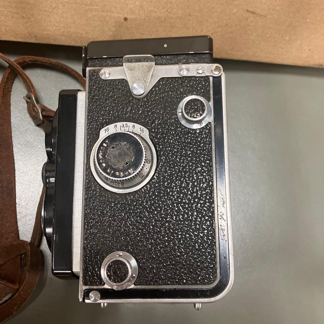 Twin-Lens Reflex Cameras Rolleiflex