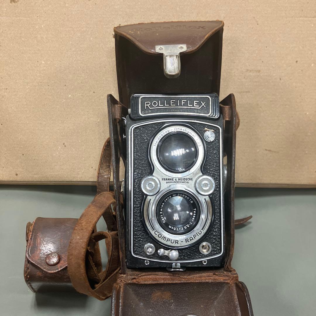 Twin-Lens Reflex Cameras Rolleiflex