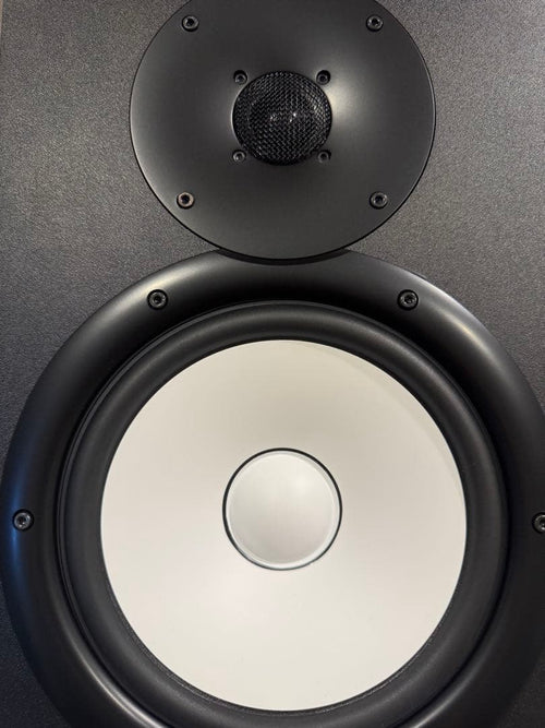 Yamaha Studio Monitor Speakers Hs8 2/2