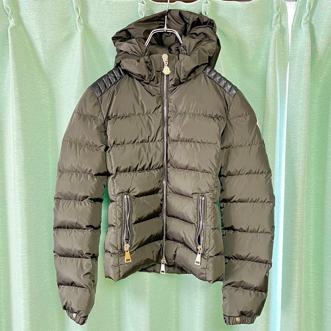 Moncler Down Jacket 00