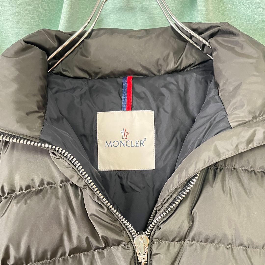 Moncler Down Jacket 00