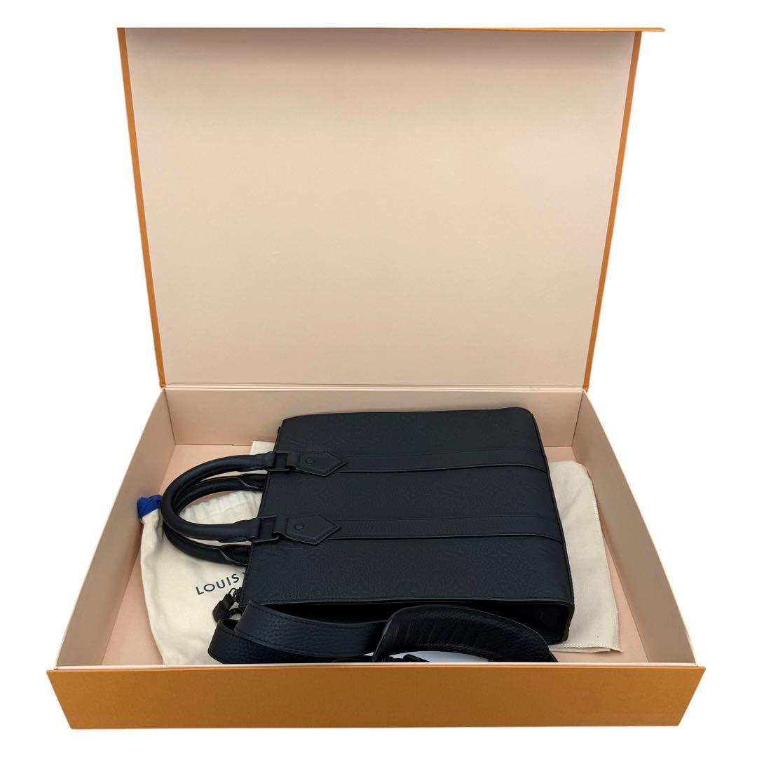 Louis Vuitton Tote Bags