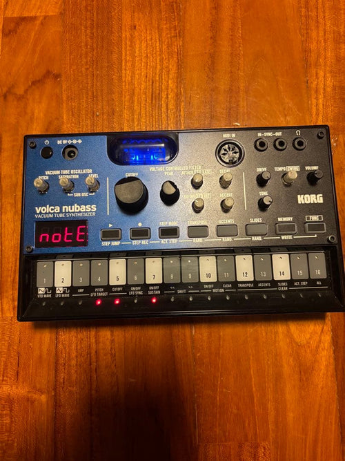 Analog Synthesizers Korg Volca Nubass