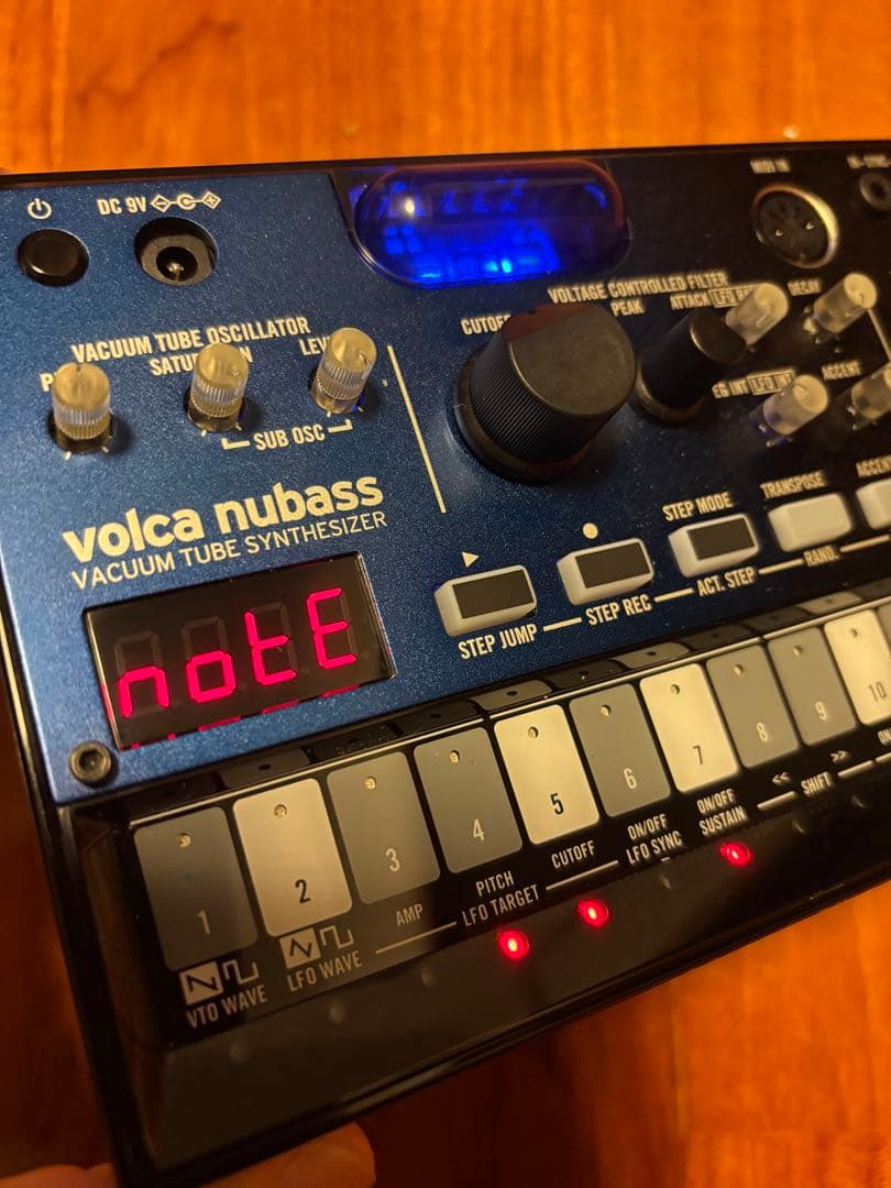 Analog Synthesizers Korg Volca Nubass