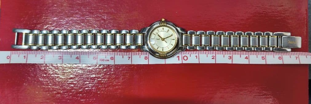 Yves Saint Laurent Quartz Watches 5930-F92474