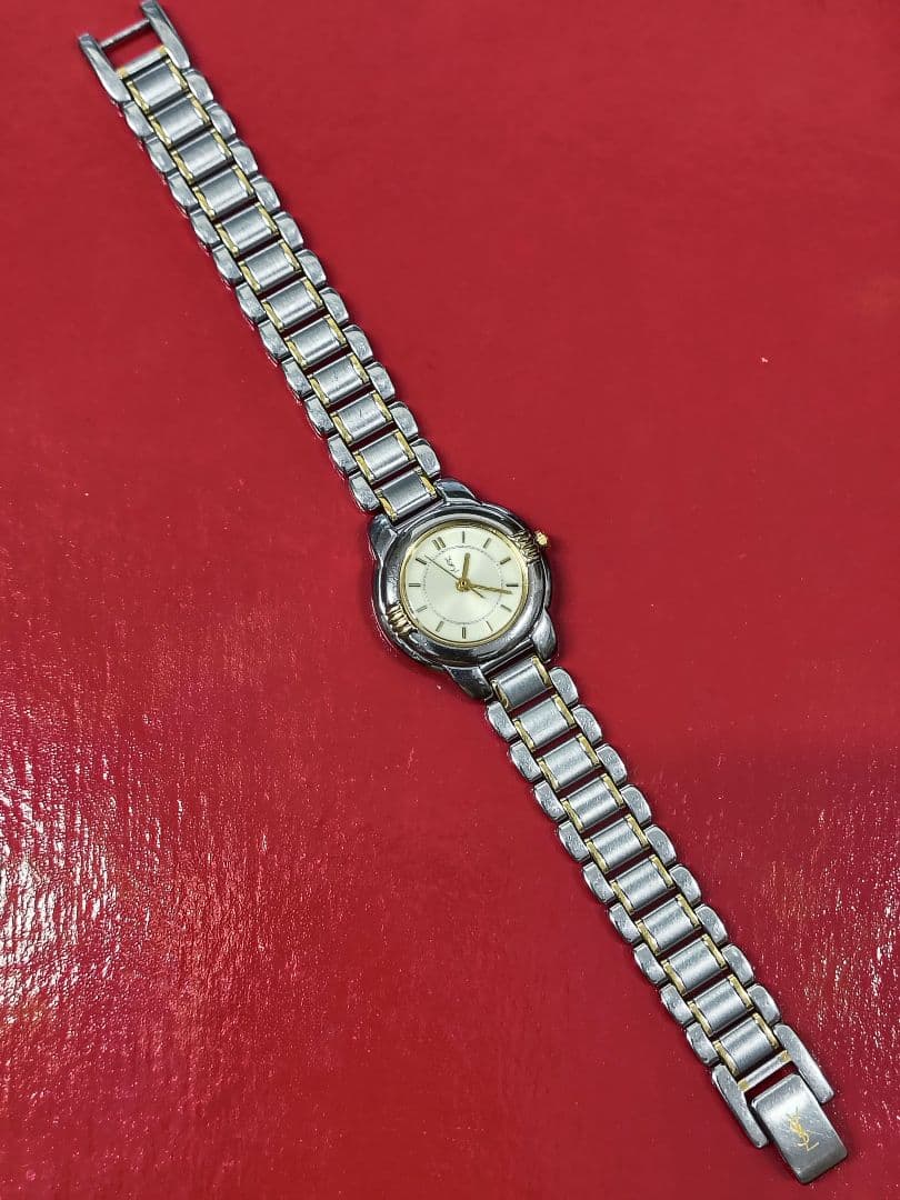 Yves Saint Laurent Quartz Watches 5930-F92474