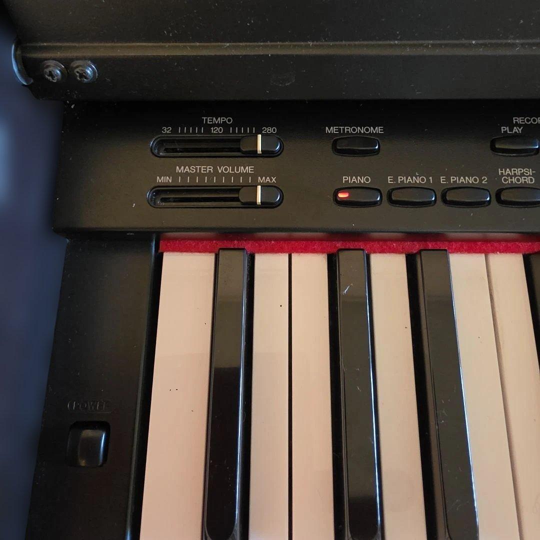 Yamaha Keyboards Digital Pianos J-1000