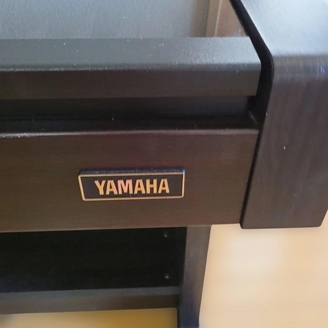 Yamaha Keyboards Digital Pianos J-1000
