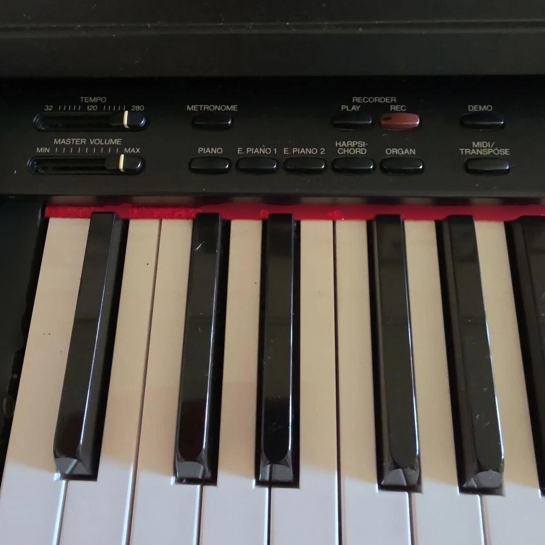 Yamaha Keyboards Digital Pianos J-1000