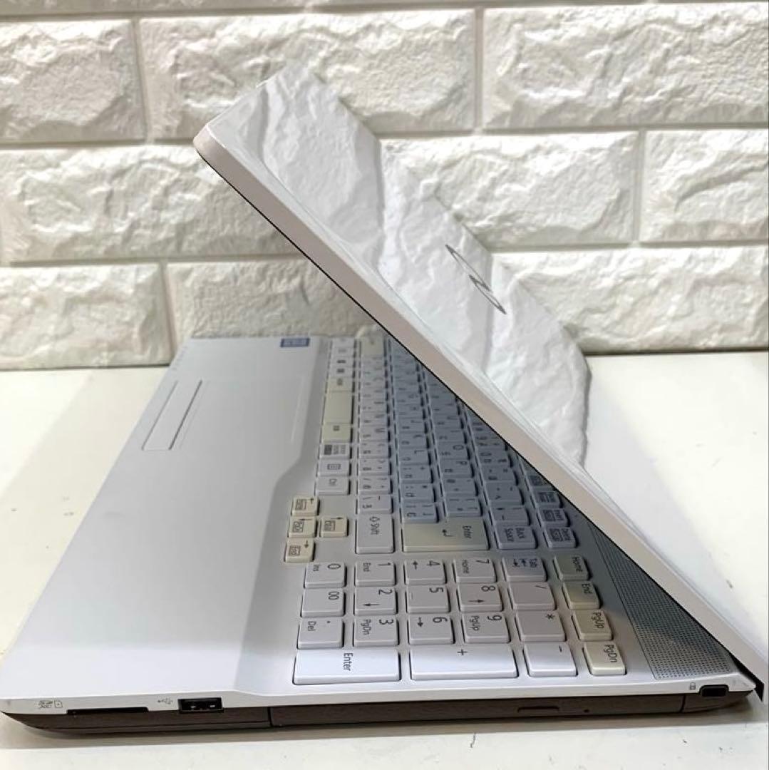 Windows Notebook Body 596 Fujitsu 8Gb Ssd240Gb Office