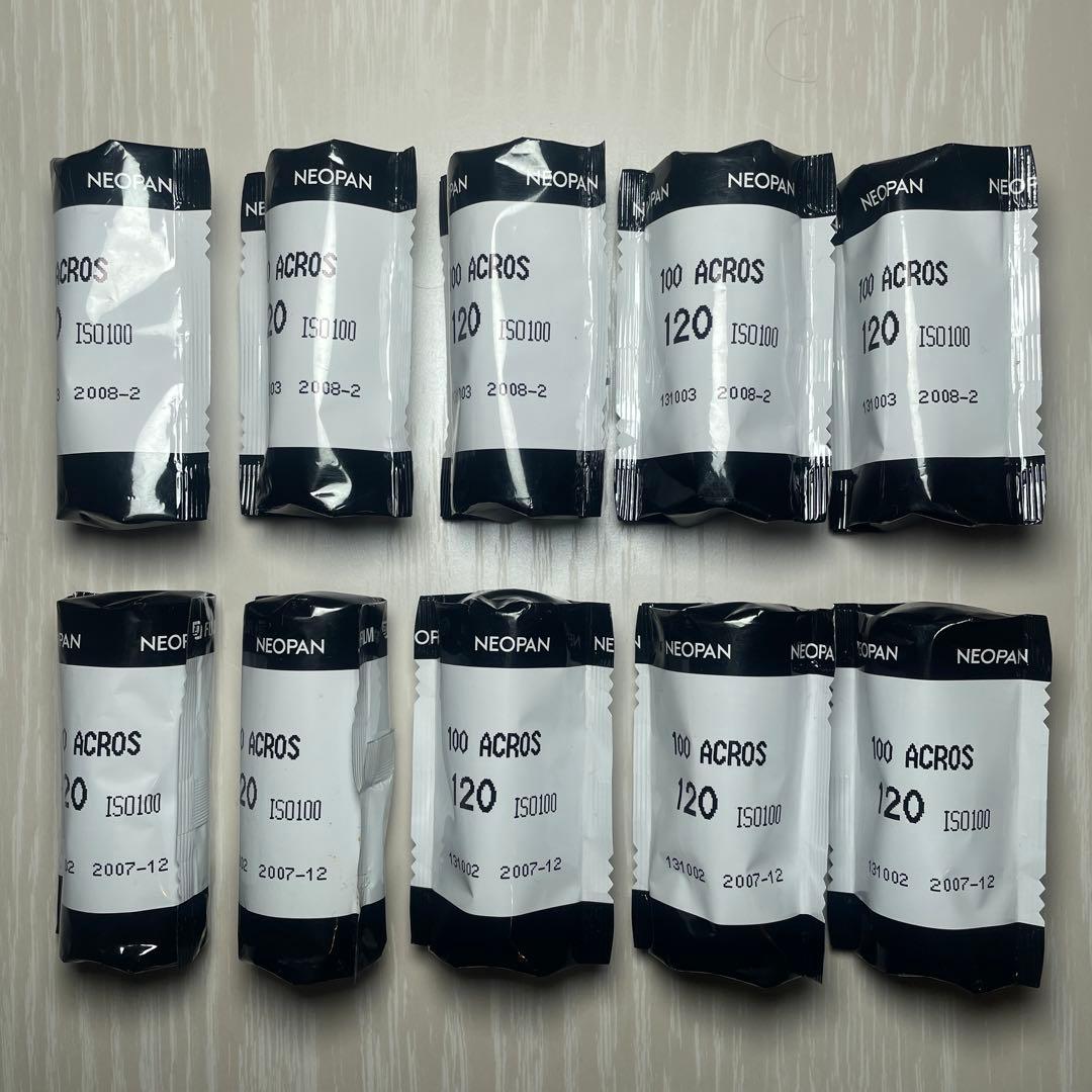 Fujifilm 120 Film (Medium Format Neopan 100 Acros 10 07-12 08-02