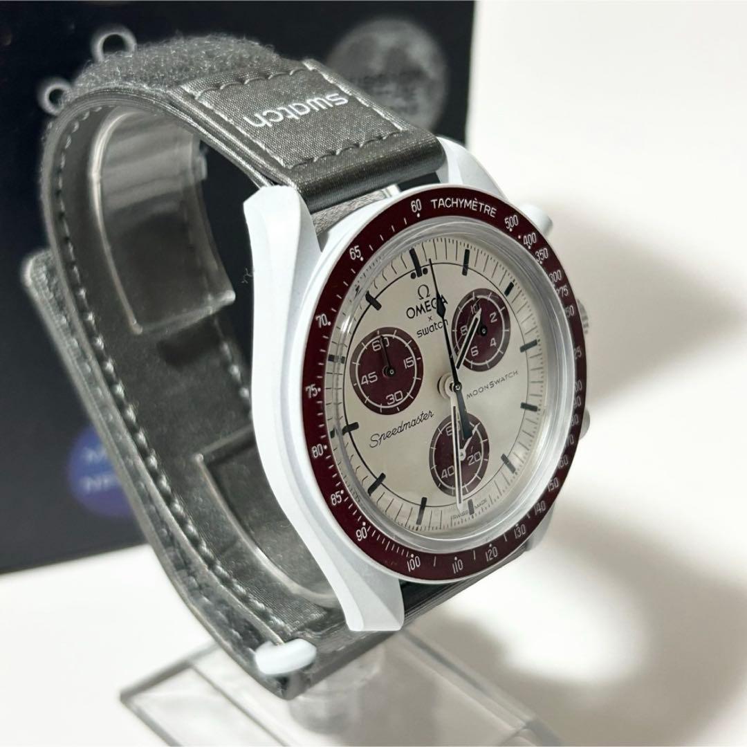 Omega Quartz Watches White, Red