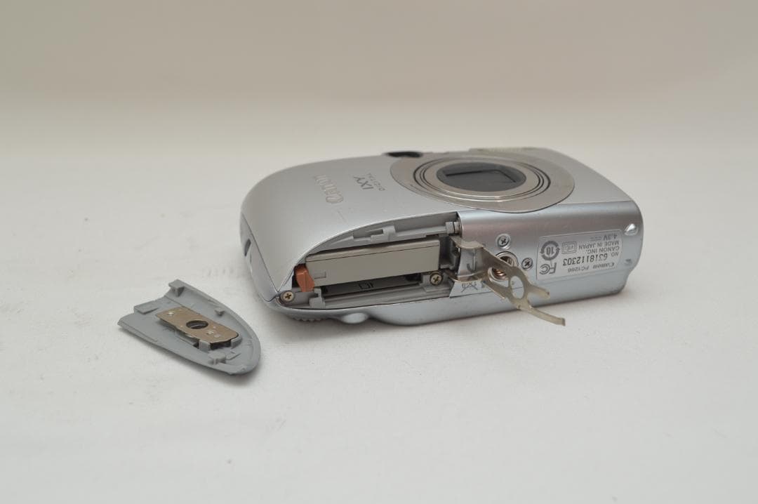 Canon Compact Digital Cameras Canono Ixy 820 Is Pc1266