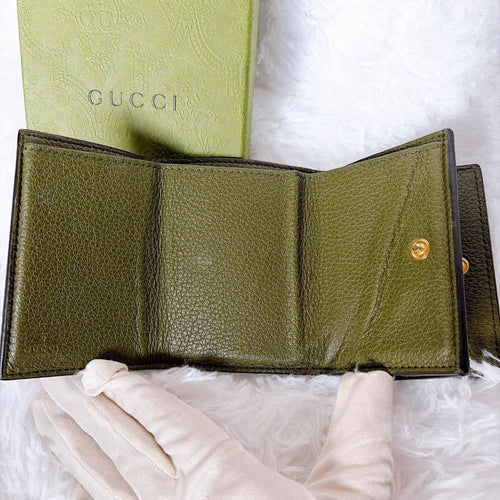 Gucci Trifold Wallets 3