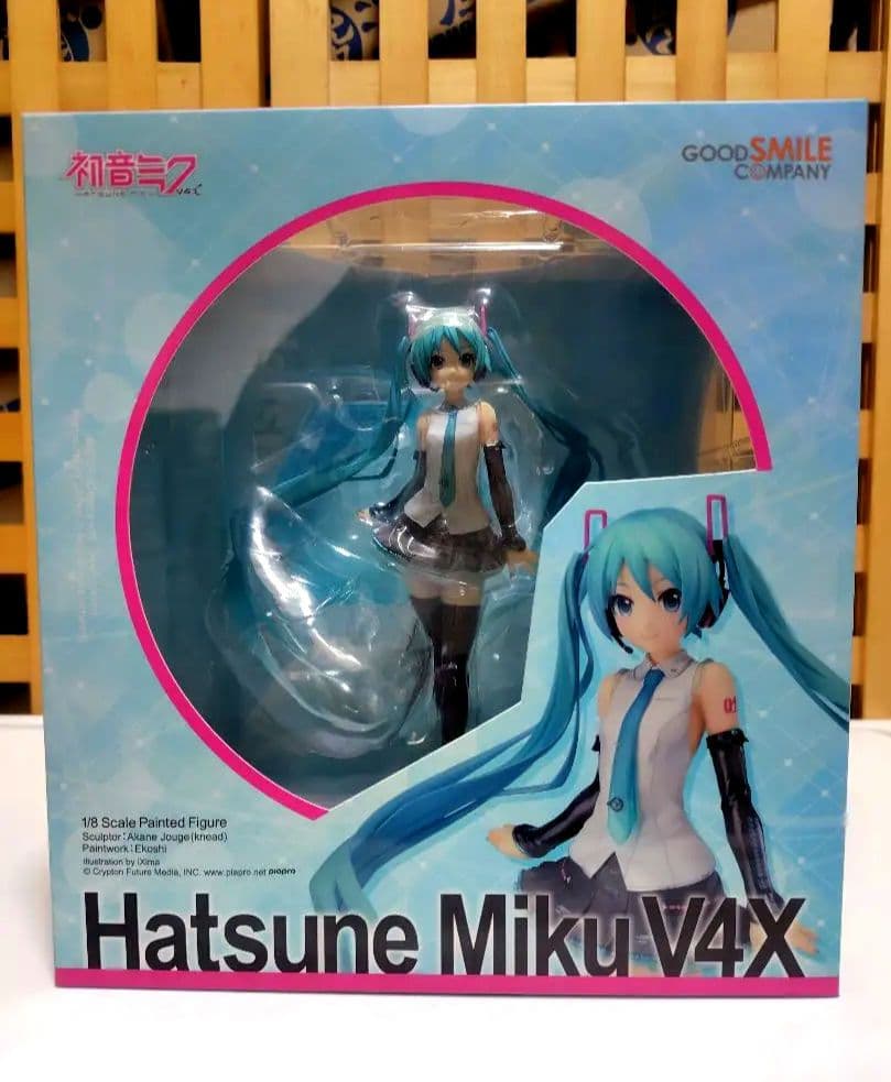 Good Smile Company Game Character Hatsune Miku V4X 1/8