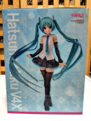 Good Smile Company Game Character Hatsune Miku V4X 1/8