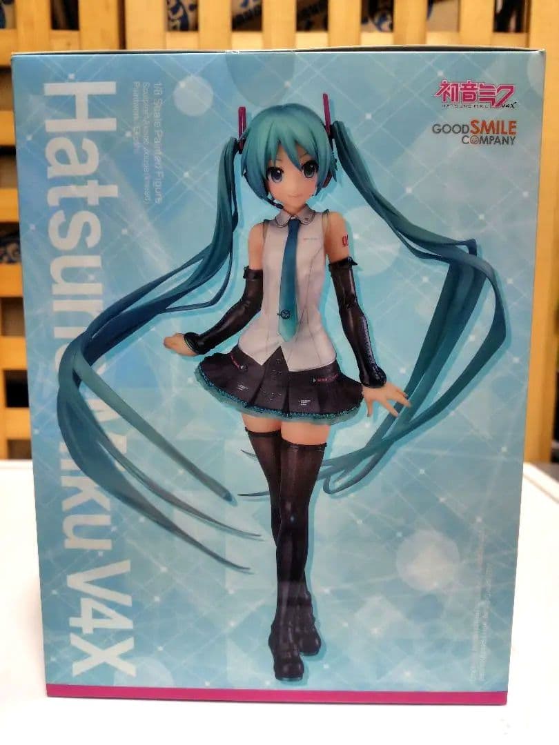 Good Smile Company Game Character Hatsune Miku V4X 1/8