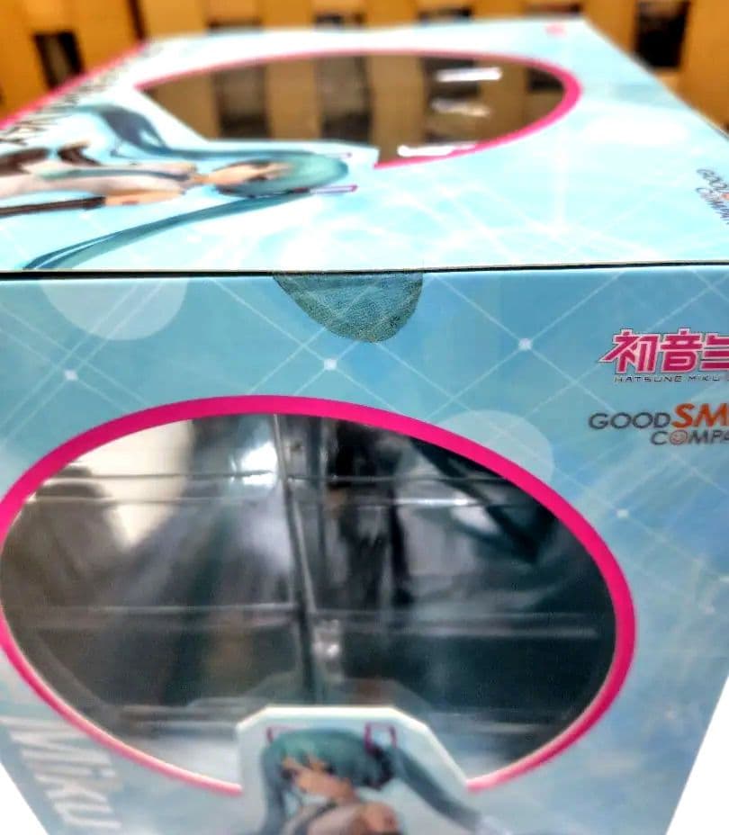 Good Smile Company Game Character Hatsune Miku V4X 1/8