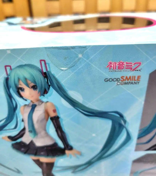 Good Smile Company Game Character Hatsune Miku V4X 1/8