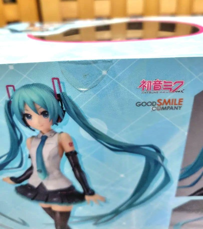 Good Smile Company Game Character Hatsune Miku V4X 1/8