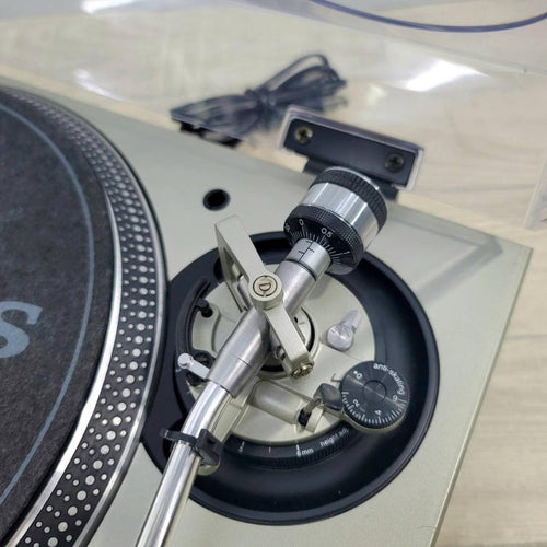 Technics Turntable D.D. Sl-1200Mk5