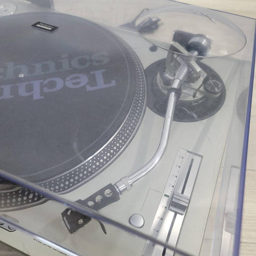 Technics Turntable D.D. Sl-1200Mk5
