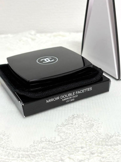 Espejos Chanel Mano