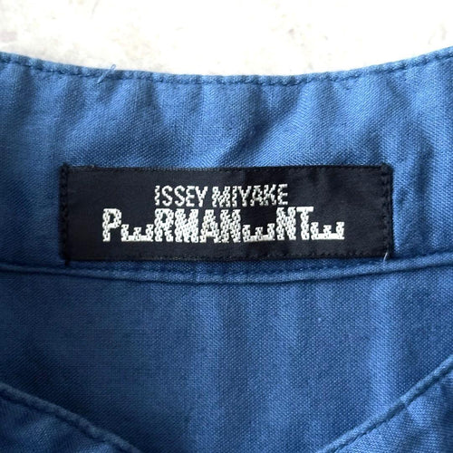 Issey Miyake Button-Up Shirts Permanente S