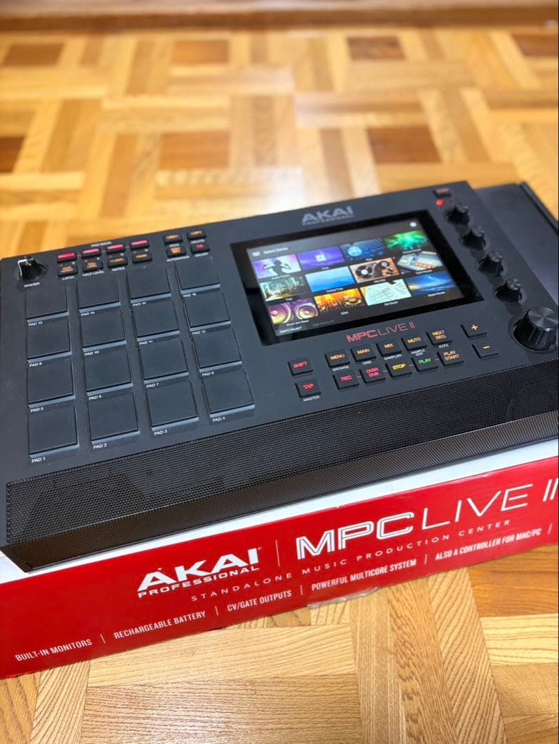 Akai Professional Expansion Pads, Samplers Effects Units Mpc Live Ii
