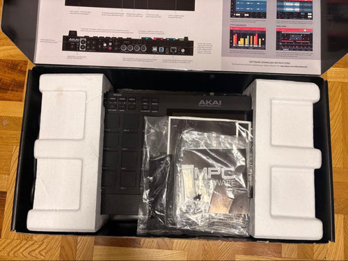 Akai Professional Expansion Pads, Samplers Effects Units Mpc Live Ii
