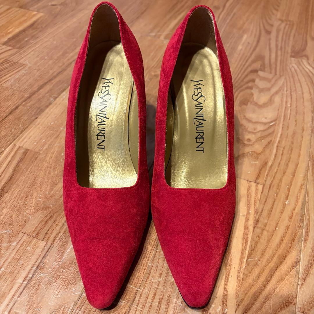 Yves Saint Laurent High Heel Pumps