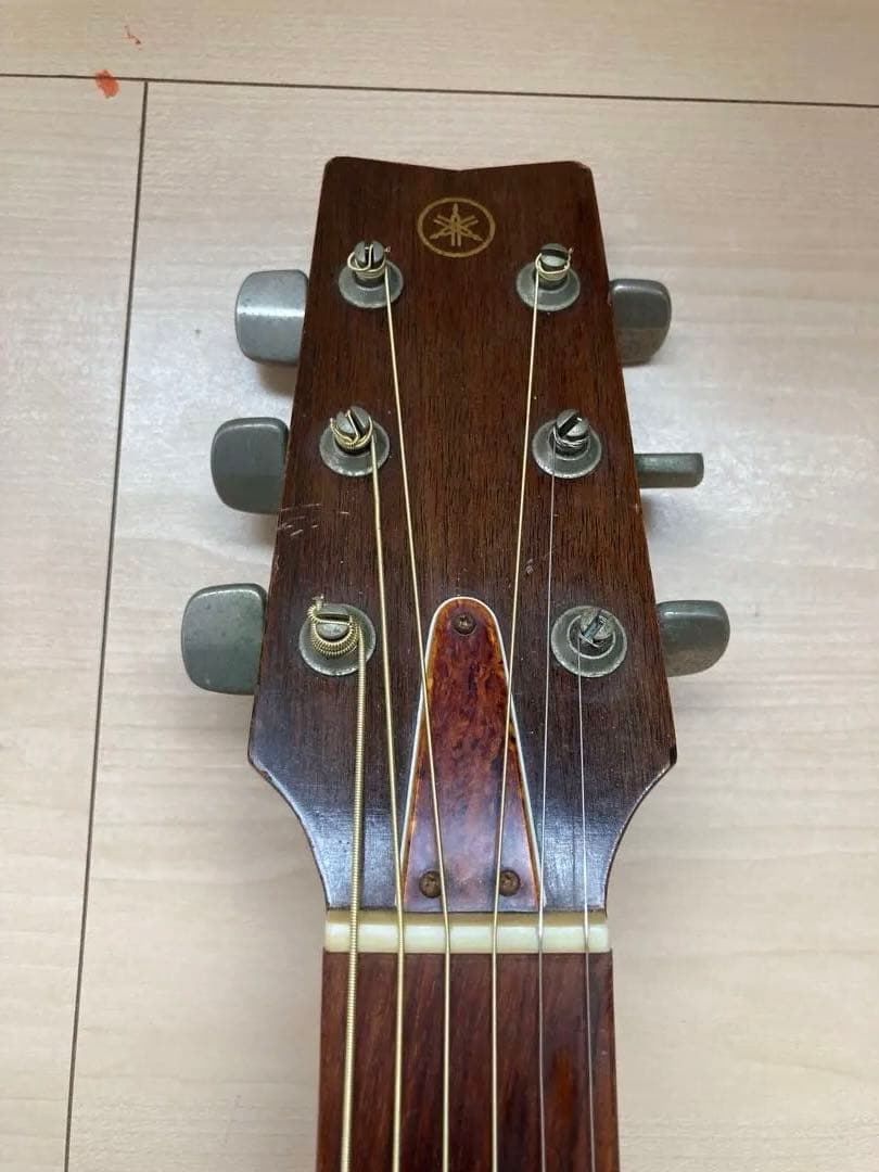Yamaha Acoustic Guitar Fg-200