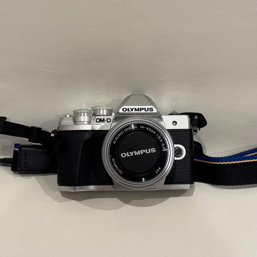Olympus Slr Camera (Film) Omd Em10 Mark Iii 2775
