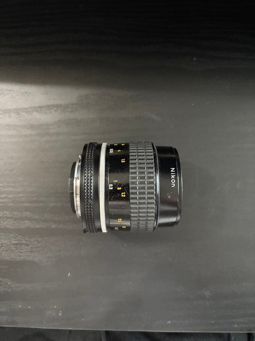 Nikon Lens (Single Focus) F/2.8