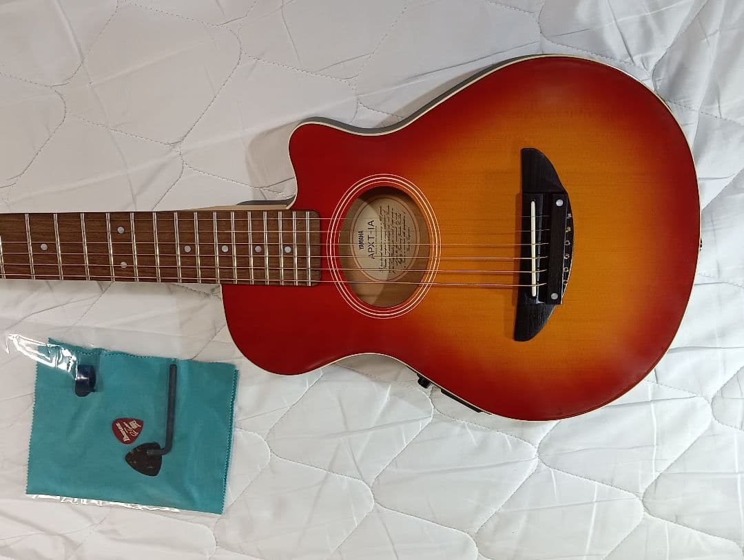 Acoustic Guitars Apxt-1 A