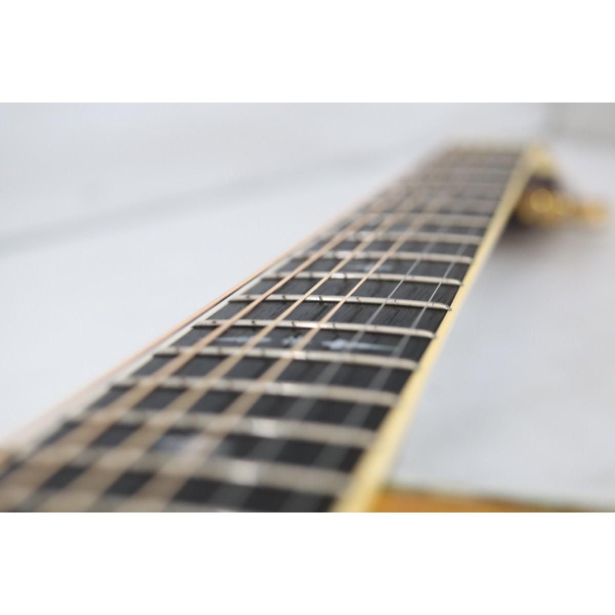 Yamaha Acoustic Guitar
