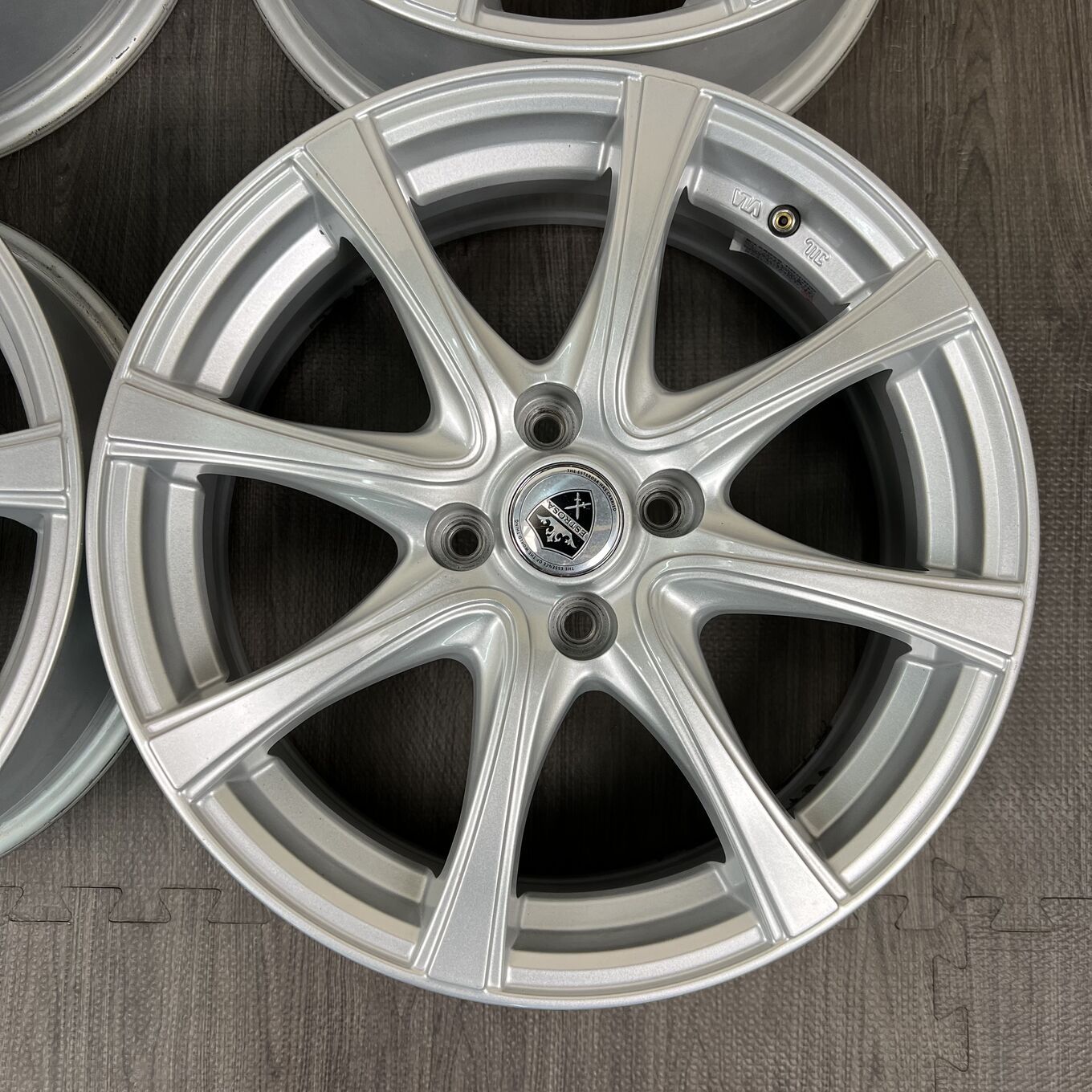 Hot Stuff 16 Inches Estrosa 4X100 #441D40925