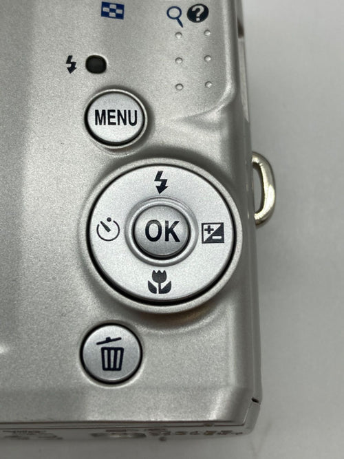 Nikon Compact Digital Camera Ua429 Coolpix L19