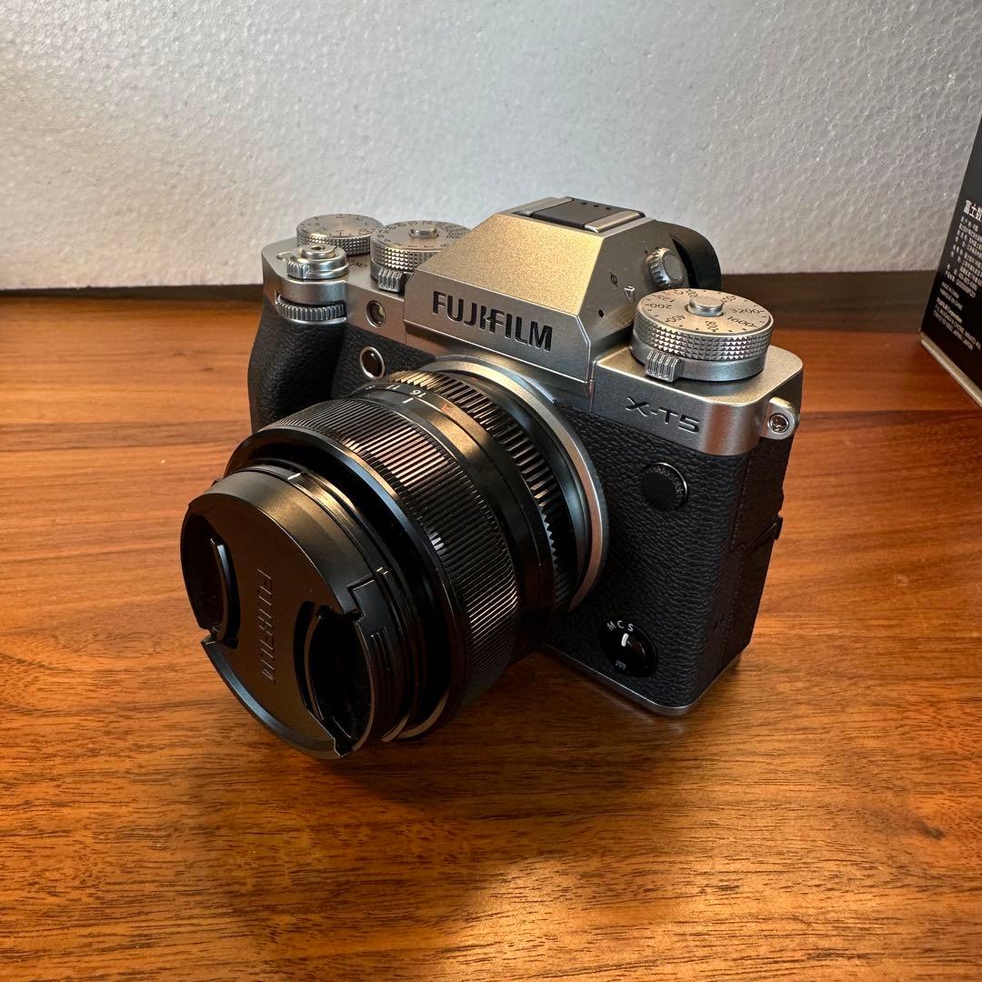 Fujifilm Mirrorless Interchangeable Lips X-T5 Xf35Mmf1.4 R