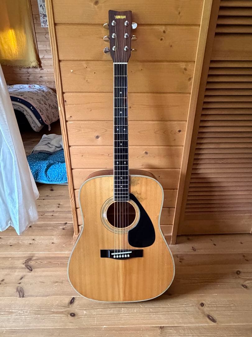 Yamaha Acoustic Guitar Fg200D