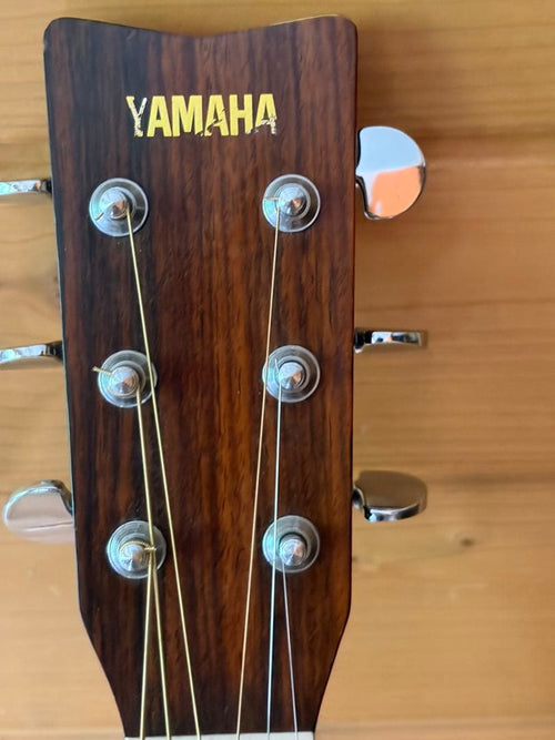Yamaha Acoustic Guitar Fg200D