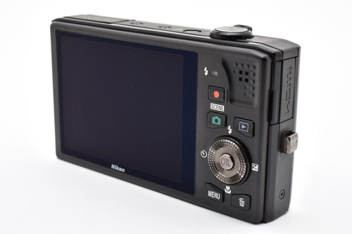 Nikon Compact Digital Camera Coolpix S8000 /3017 Ok