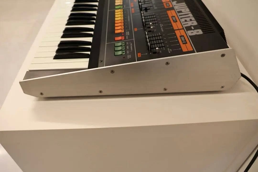 Roland Analog Synthesizers Jupiter-8