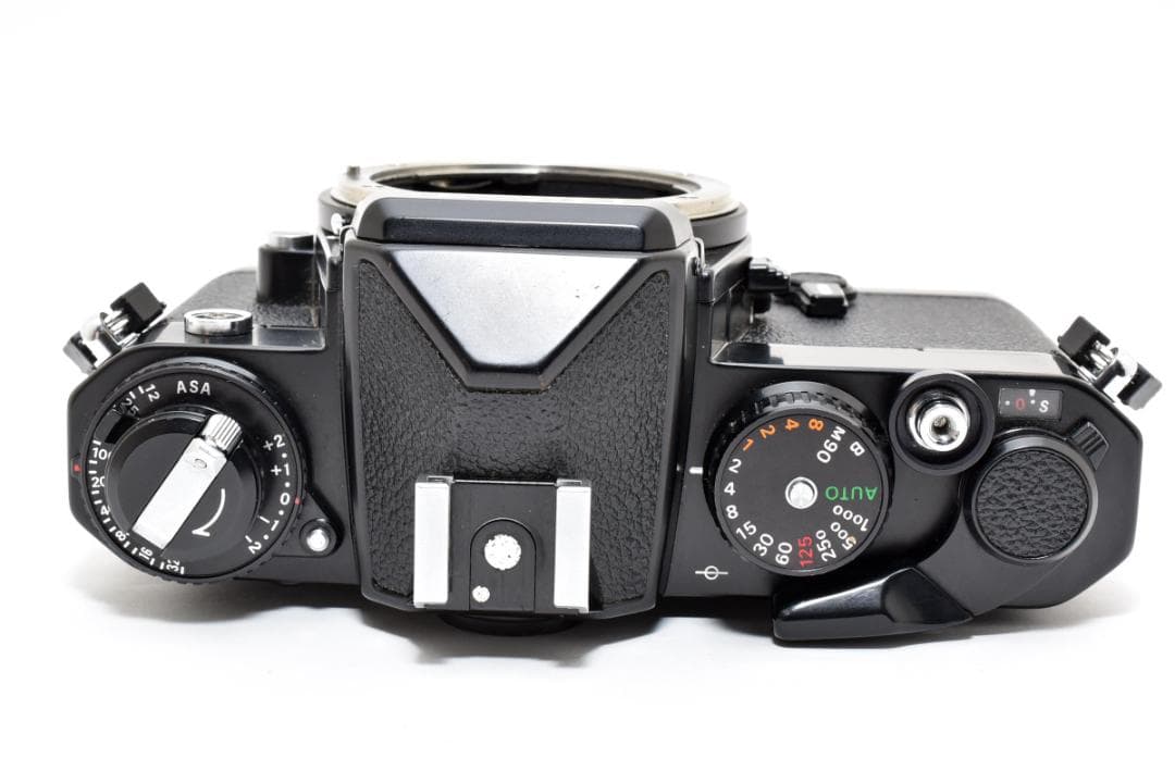 Nikon Slr Camera (Film) Fe H318