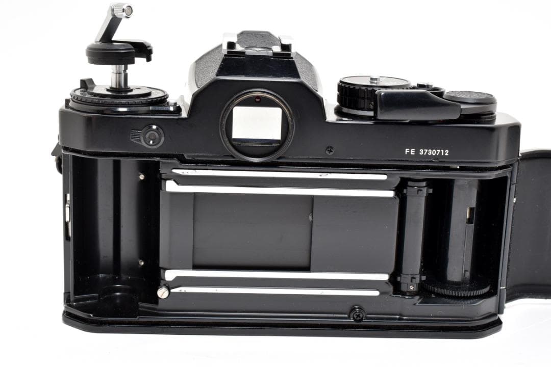 Nikon Slr Camera (Film) Fe H318